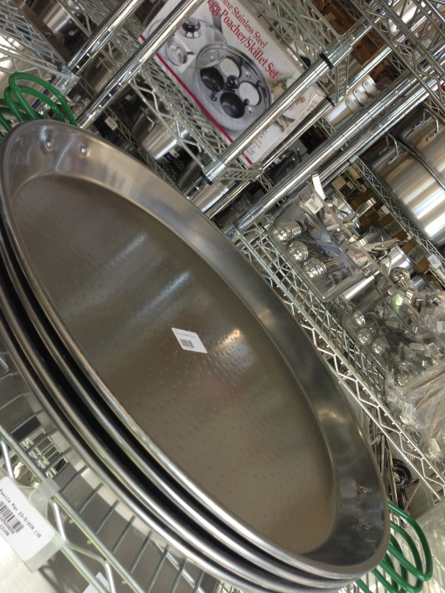 Jumbo Paella pan. I don't know how i'd cook on this on my stove... but I need it. 